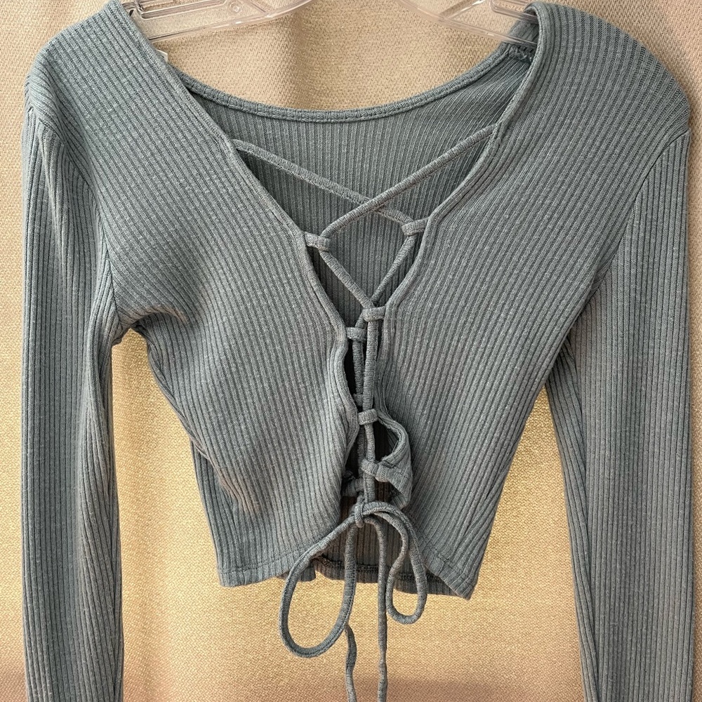 back cross tie top (blue ish grey)